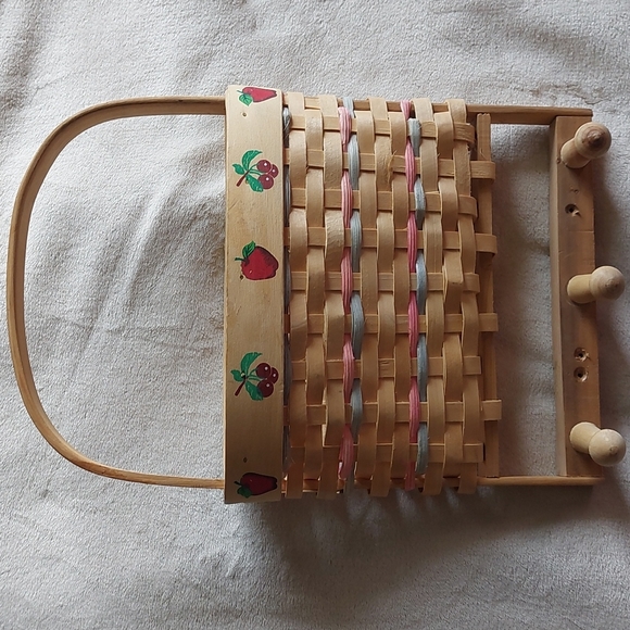 Vintage wicker strawberry apple wall baskets wall hanging farmhouse - Picture 1 of 7